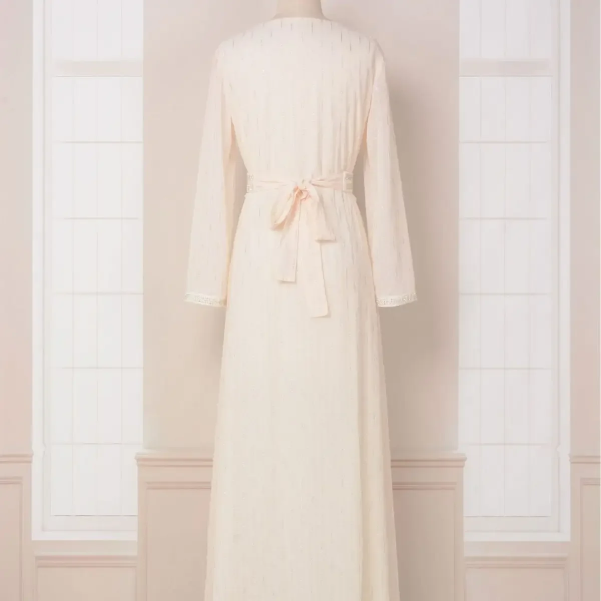 ชุดมุสลิมแบบอาหรับ ดูไบ แขนยาว - Winter Clothing Dubai บทวิจารณ์และราคา